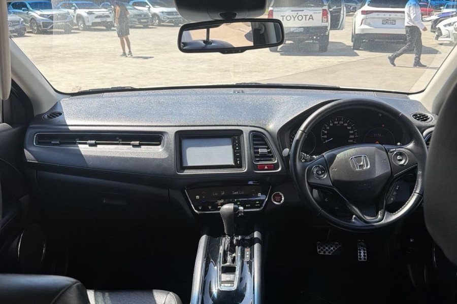 2017 Honda HR-V  VTi-L SUV Image 10