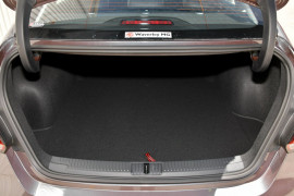 2024 MG MG5 AP32 Essence Sedan
