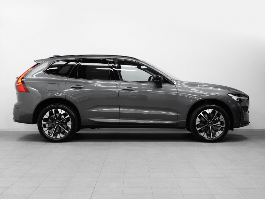 2026 Volvo XC60 UZ B5 Ultra Dark 2L Petrol Hybrid AWD SUV Image 3