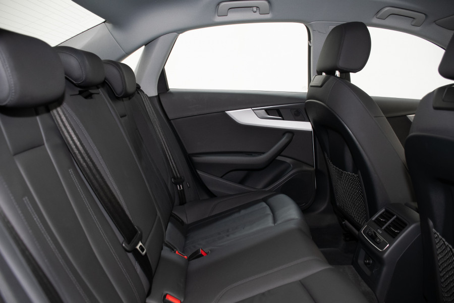 2021 Audi A4 35 TFSI Sedan Image 3