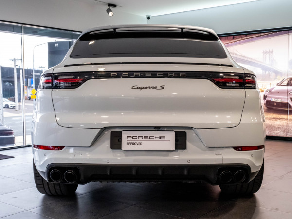 2022 MY23 Porsche Cayenne S Platinum Edition Coupe image 4