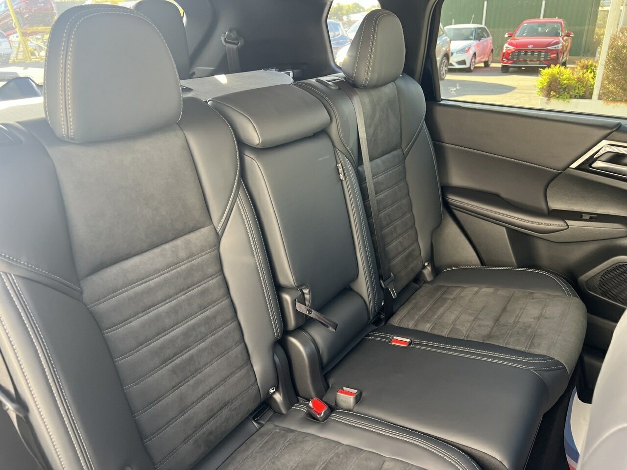 2024 Mitsubishi Outlander ZM Aspire SUV Image 18
