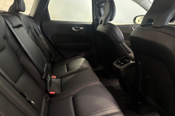 2026 Volvo XC60 UZ Ultra B5 Dark SUV Image 5