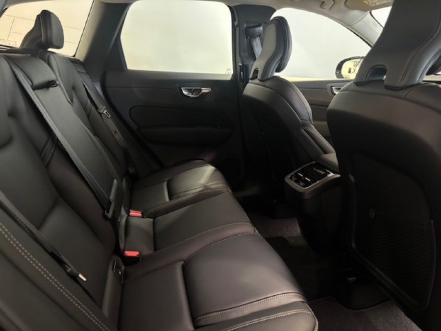 2026 Volvo XC60 UZ Ultra B5 Dark SUV Image 5