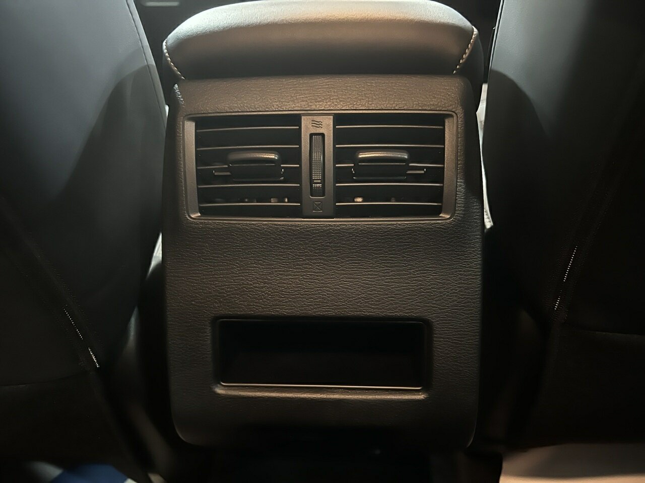 2024 Mitsubishi Outlander ZM LS SUV Image 14