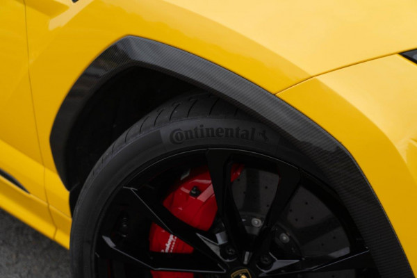 2022 Lamborghini Urus SUV Image 8
