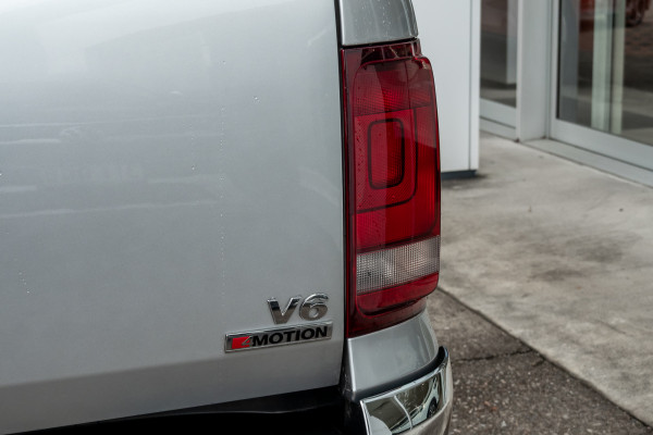2017 MY18 Volkswagen Amarok 2H TDI550 Sportline Ute Image 22