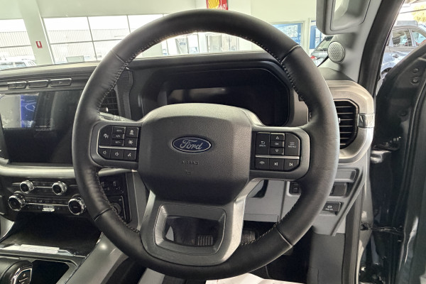 2024 Ford F-150  Lariat Dual Cab Image 25