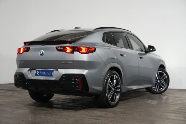 2025 BMW iX2 xDrive30 M Sport SUV Image 7