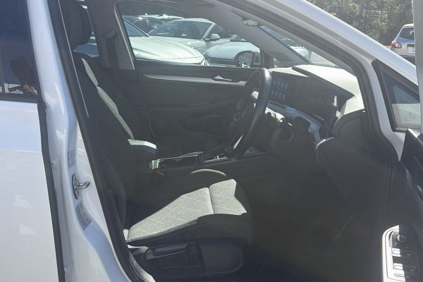 2022 Volkswagen Golf 8 110TSI Life Wagon Image 16