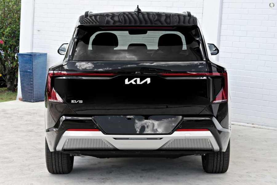 2026 Kia EV5 OVc Earth SUV Image 3