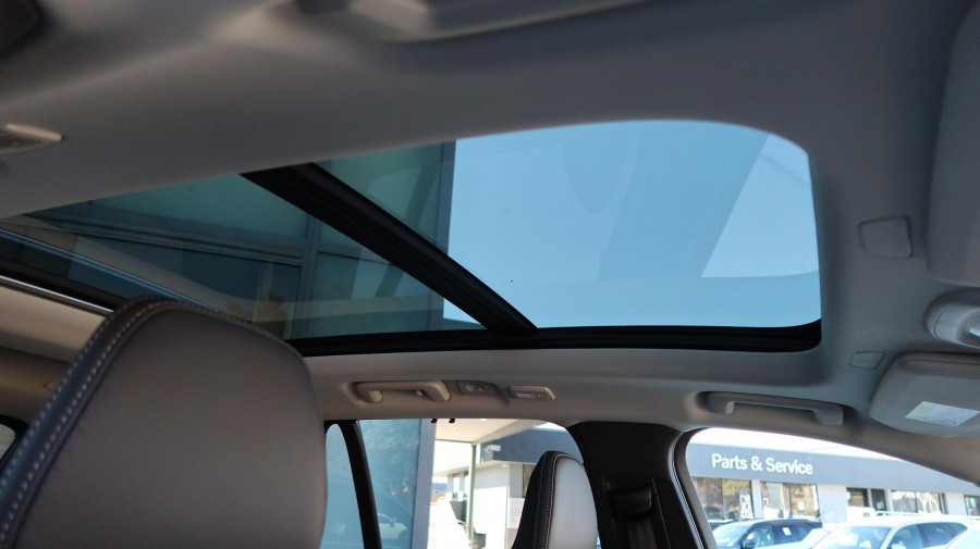 2025 Volvo XC90 L Series Ultra B5 Bright SUV Image 19