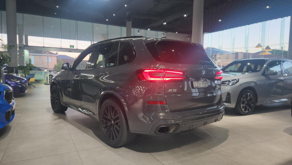2023 BMW X5 G05 xDrive30d M Sport SUV image 6