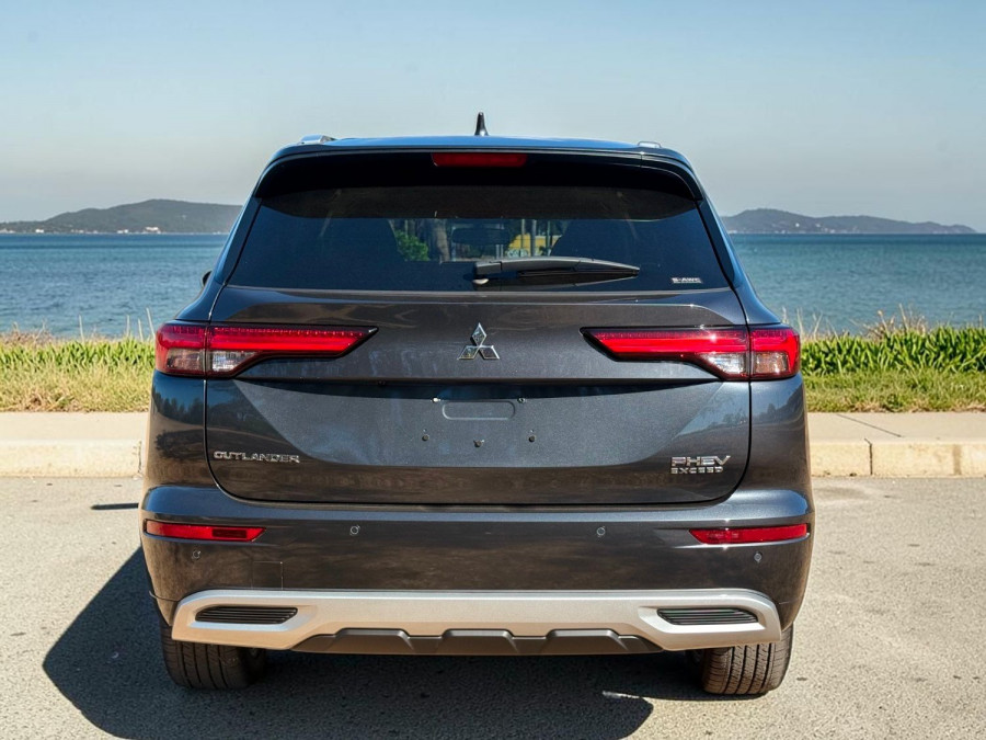 2024 Mitsubishi Outlander ZM PHEV Exceed SUV Image 4