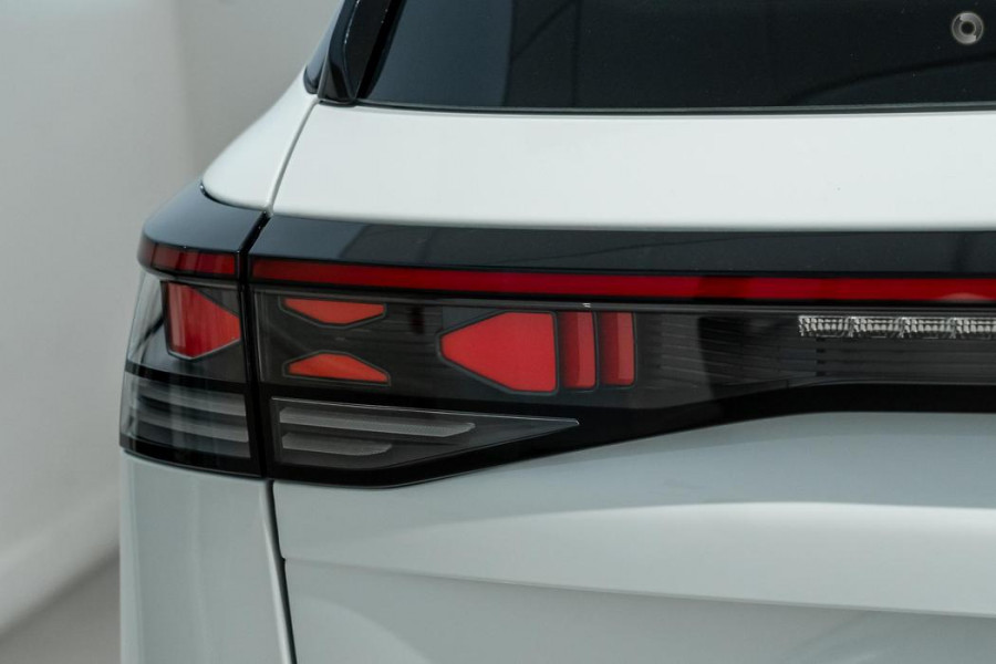 2025 MY26 Volkswagen Tayron R4 195TSI R-Line SUV Image 22