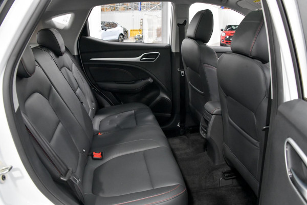 2024 MG ZST  Essence SUV image 5