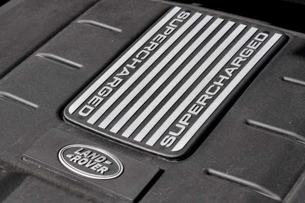 2026 Land Rover Defender L663 110 P425 X-Dynamic SE SUV image 24