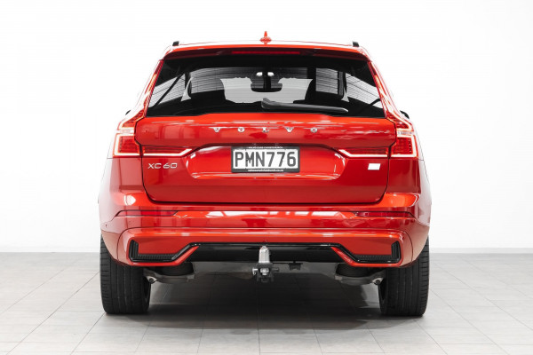 2022 Volvo XC60 UZ T8 Ultimate Recharge Plug in hybrid SUV Image 7