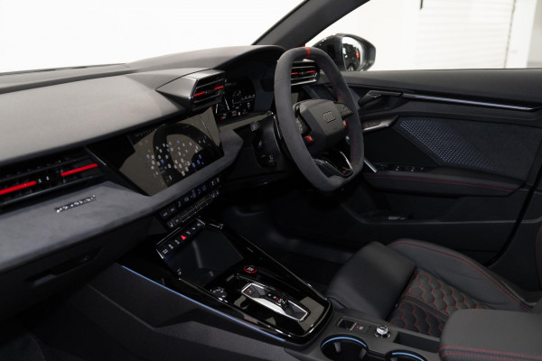 2025 Audi RS 3 GY  Hatch image 3