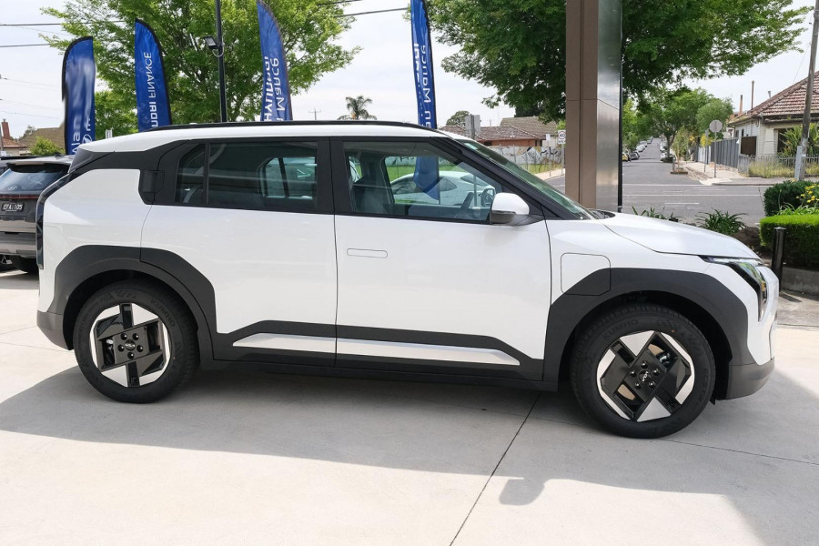 2026 MY27 Kia EV3 SV Air Long Range SUV Image 5