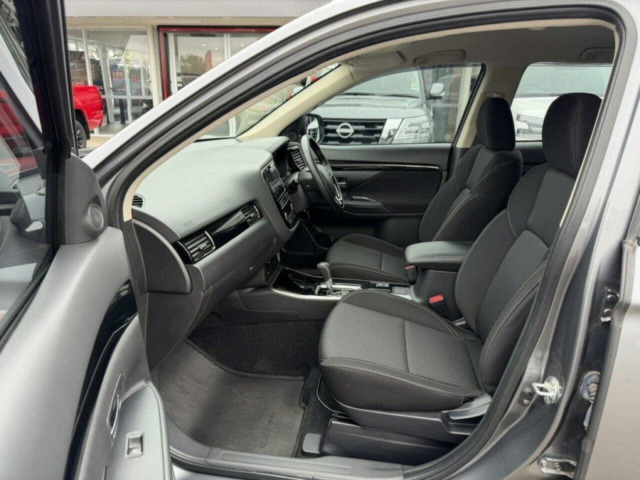 2019 Mitsubishi Outlander ZL ES SUV Image 5
