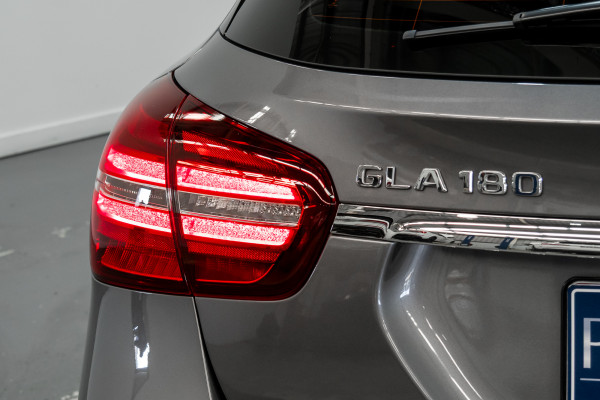 2017 Mercedes-Benz GLA-Class 180 SUV Image 11