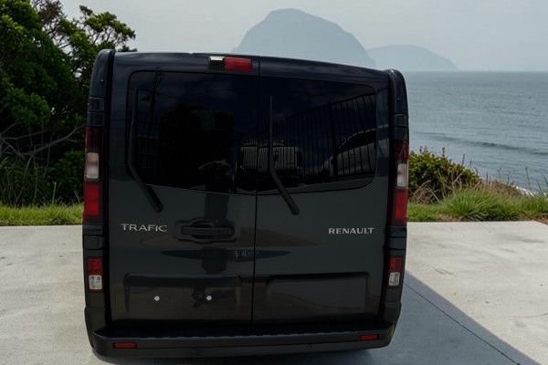 2025 Renault Trafic X82 Crew Lifestyle Van Image 4