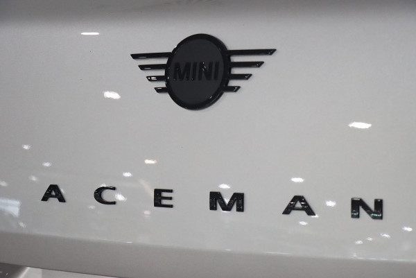 2025 MINI Aceman J05 JCW E Favoured Hatch image 8