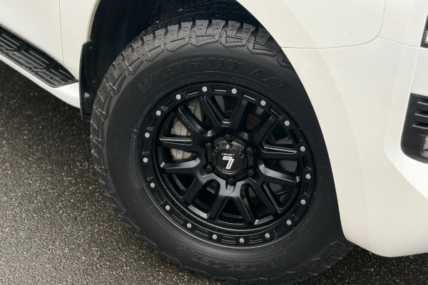 2024 Nissan Patrol Y62 Ti SUV Image 7
