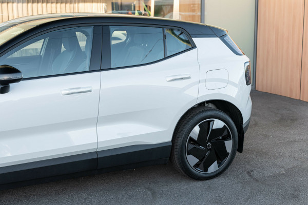 2025 MY26 Volvo EX30  Single Motor Extended Range Plus SUV Image 18