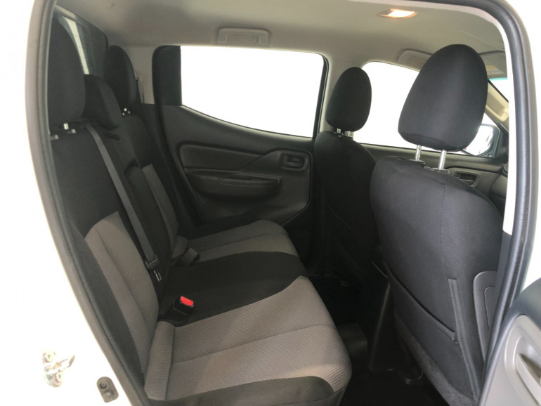 2018 Mitsubishi Triton MQ Turbo GLX 4x4 dual cab Image 13