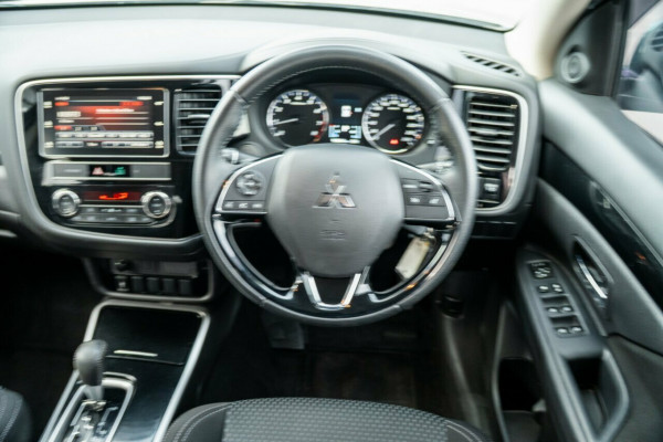 2019 Mitsubishi Outlander ZL ES SUV Image 10