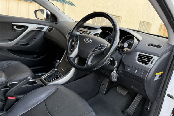 2014 Hyundai Elantra MD3 Trophy Sedan Image 9