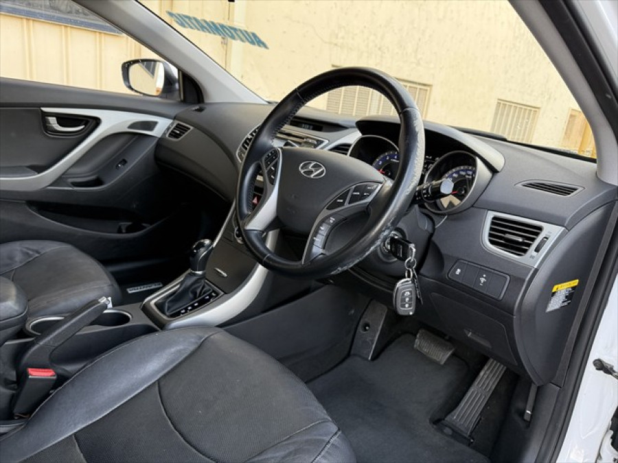2014 Hyundai Elantra MD3 Trophy Sedan Image 9