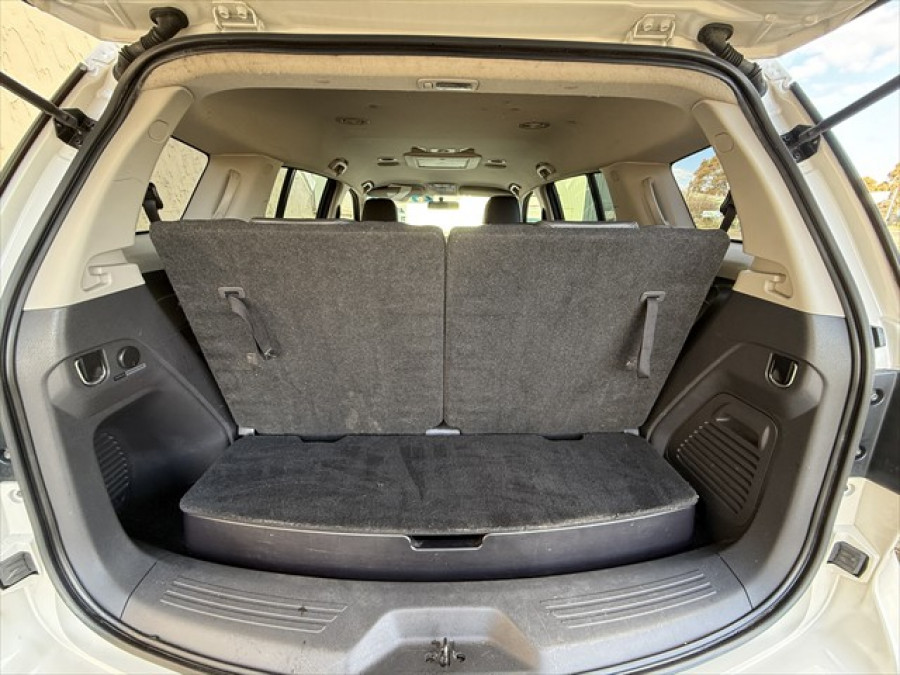 2016 MY15.5 Isuzu MU-X LS-T SUV Image 13
