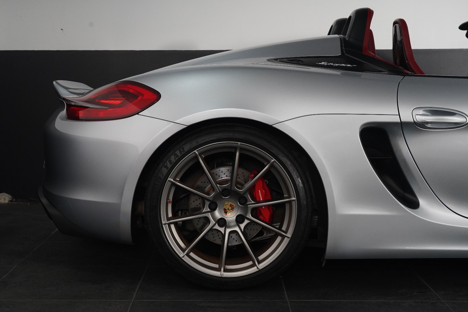 2016 Porsche Boxster Spyder Convertible Image 18
