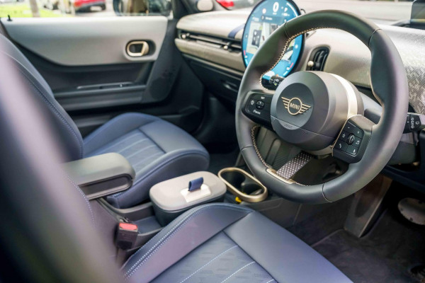 2025 MINI Cooper F65 C Favoured Hatch image 8