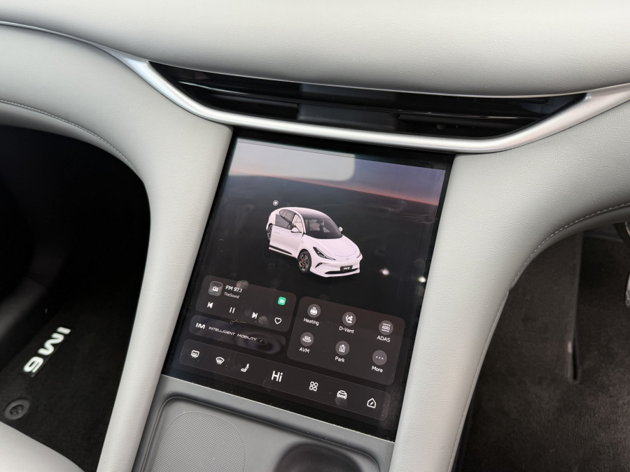 2025 MG IM6 S12L Performance SUV Image 9
