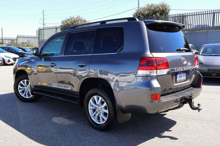 2016 Toyota LandCruiser VDJ200R VX SUV Image 2