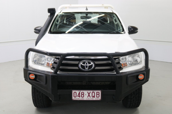 2017 Toyota HiLux GUN126R SR Cab chassis
