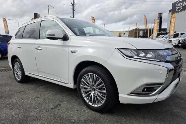 2021 Mitsubishi Outlander ZL PHEV Exceed SUV Image 5
