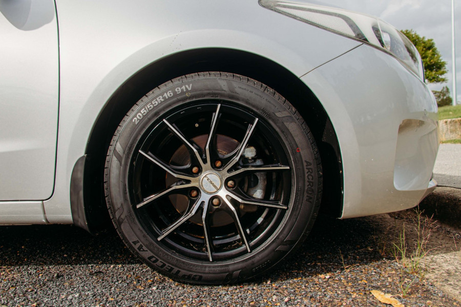 2016 MY17 Kia Cerato YD S Hatch Image 38