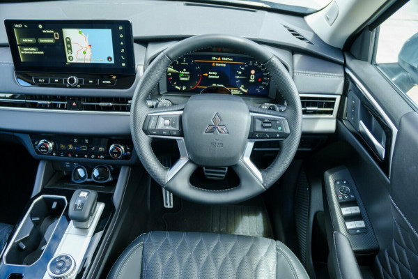 2025 Mitsubishi Outlander ZM Exceed SUV Image 11