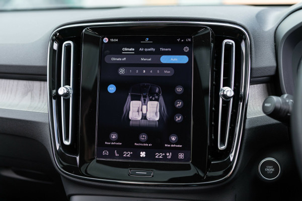 2025 MY26 Volvo XC40 XZ Ultra B4 Bright SUV Image 26