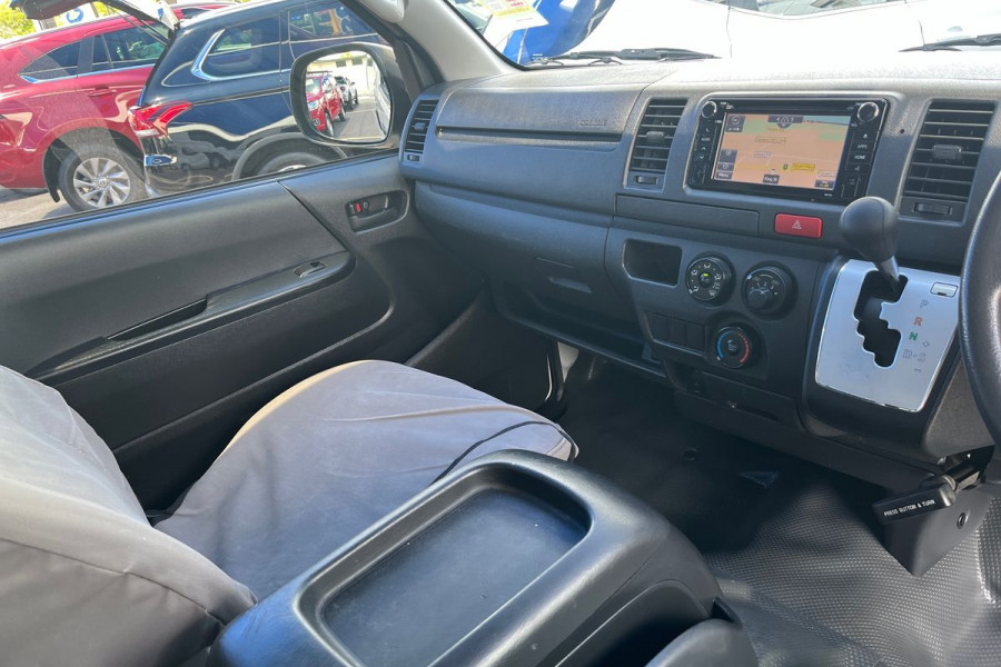 2017 MY19 Toyota HiAce LWB Van LWB Van Image 17