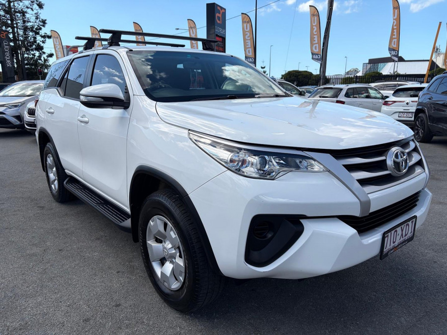 2017 Toyota Fortuner GUN156R GX SUV Image 4