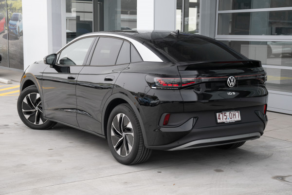 2025 Volkswagen ID. 5 E2 Pro SUV image 2