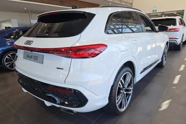 2026 MY25 Audi Q5 GU e-hybrid 270kW SUV Image 6
