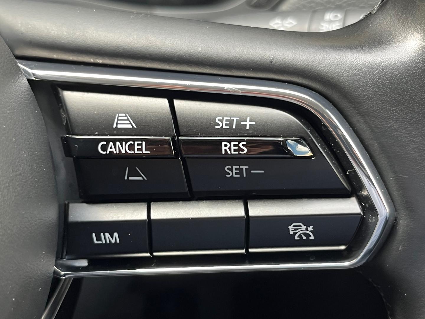 2023 Mazda CX-60 KH Series P50e Evolve SUV Image 24