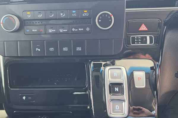 2025 Hyundai Staria US4.V3 SUV Image 18